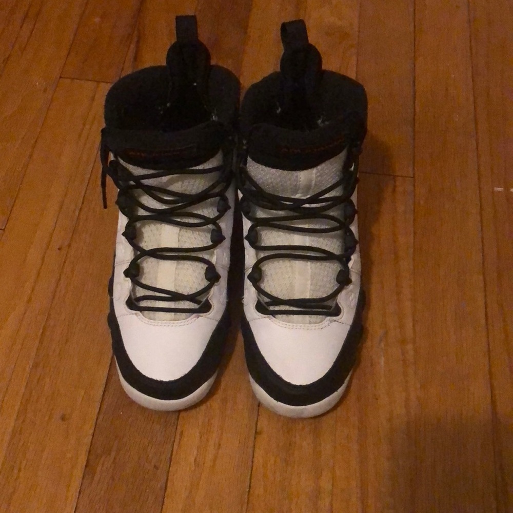 Jordan Retro 9 , size 6.5 (can fit a size 6)